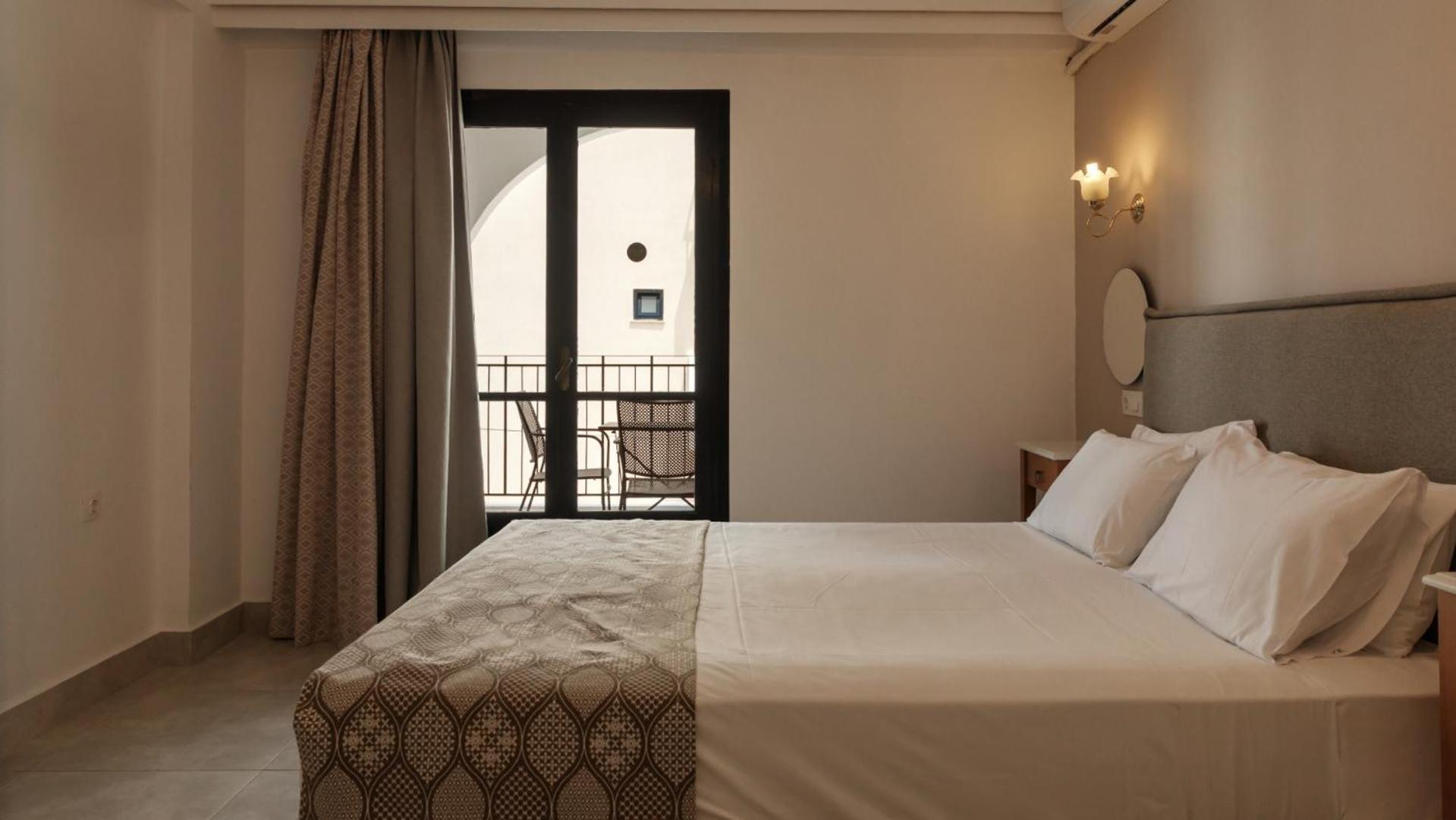 Nami Hotel & Suites Stalida Room photo